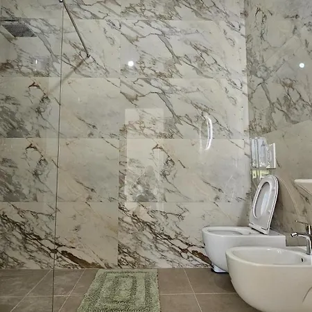 아파트 Sm View East 티라나